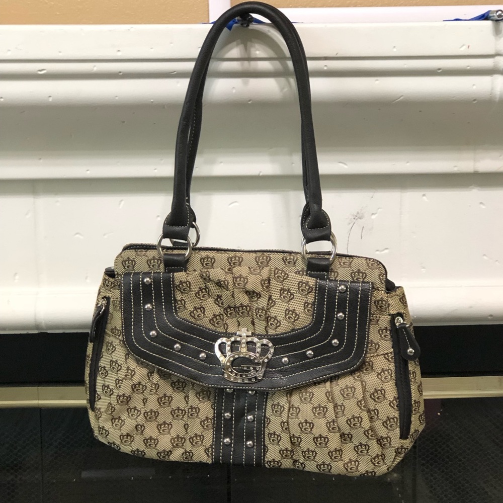 Stylish Black and Tan purse